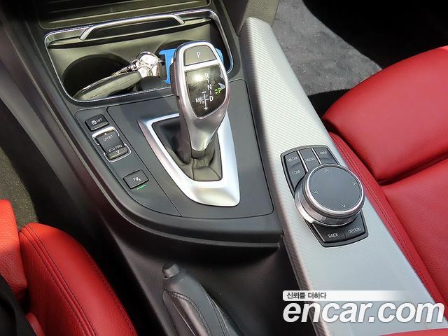 BMW 3-Series 2018 — photo 11
