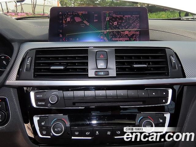 BMW 3-Series 2018 — photo 13