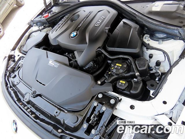 BMW 3-Series 2018 — photo 19