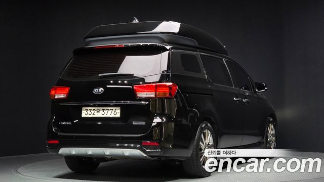 Kia Canival 2019 — photo 2