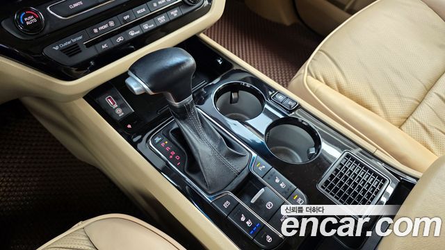 Kia Canival 2019 — photo 9