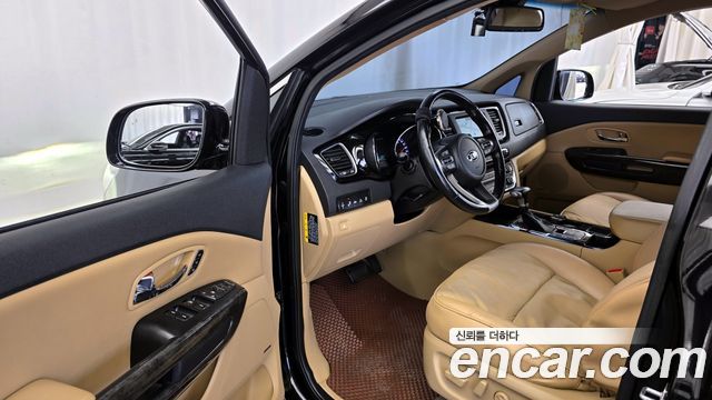 Kia Canival 2019 — photo 10