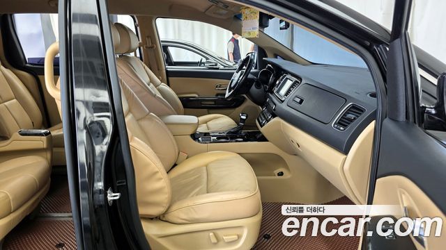 Kia Canival 2019 — photo 11