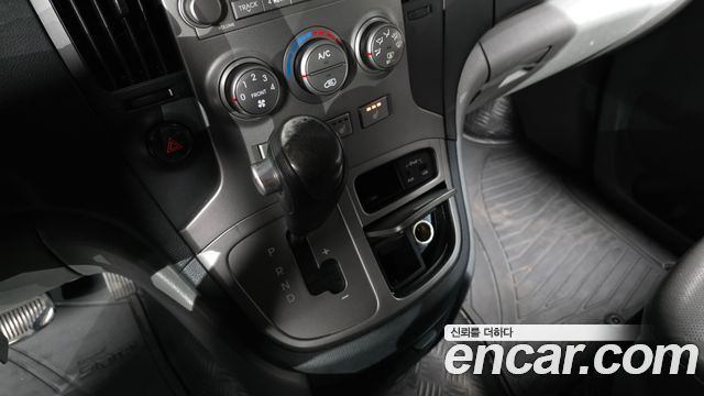 Hyundai Starex 2012 — photo 9