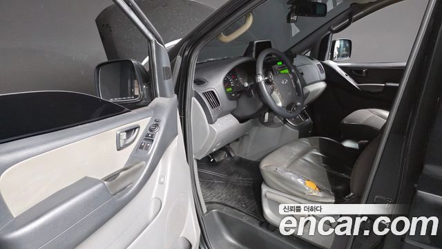 Hyundai Starex 2012 — photo 10