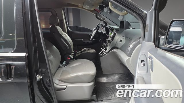 Hyundai Starex 2012 — photo 11