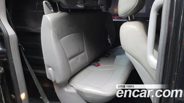 Hyundai Starex 2012 — photo 12