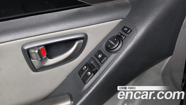 Hyundai Starex 2012 — photo 16