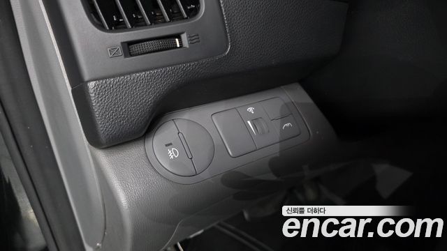 Hyundai Starex 2012 — photo 18