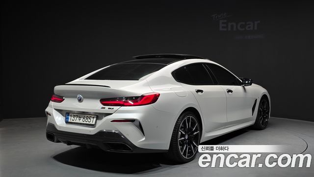 BMW 8-Series 2023 — photo 2