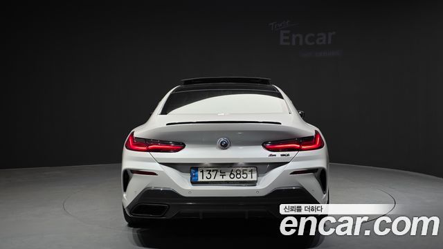 BMW 8-Series 2023 — photo 4