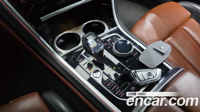 BMW 8-Series 2023 — photo 12