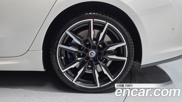 BMW 8-Series 2023 — photo 7