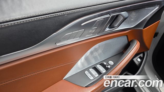 BMW 8-Series 2023 — photo 27
