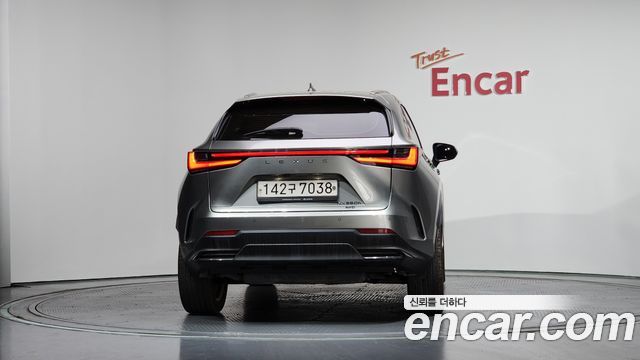 Lexus NX 2023 — photo 4