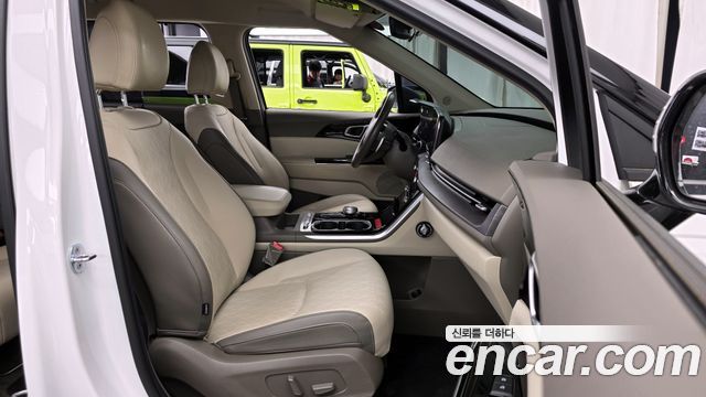 Kia Canival 2022 — photo 17