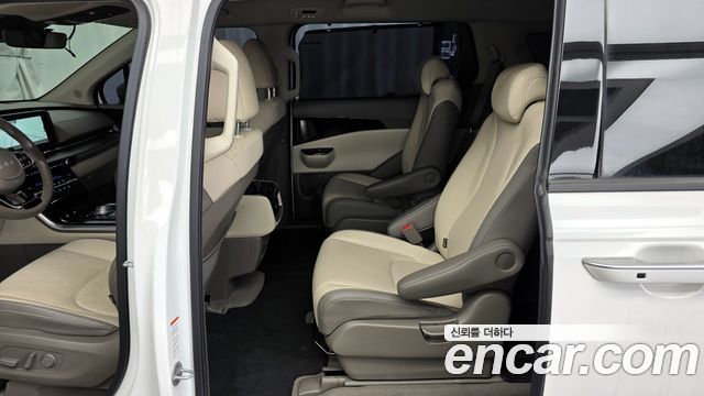 Kia Canival 2022 — photo 16
