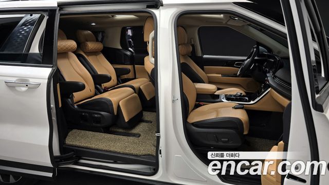 Kia Canival 2021 — photo 11