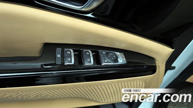 Kia Canival 2021 — photo 16