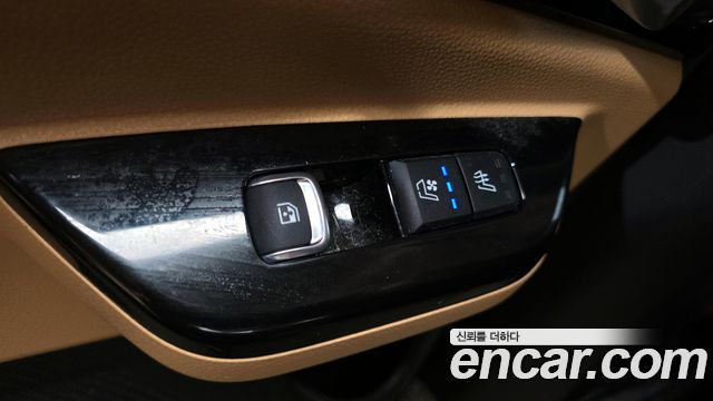Kia Canival 2021 — photo 17