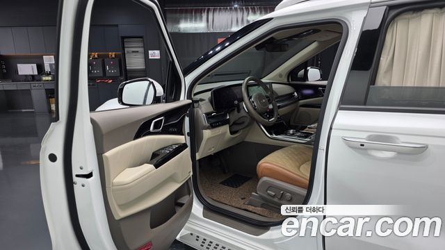 Kia Canival 2023 — photo 13