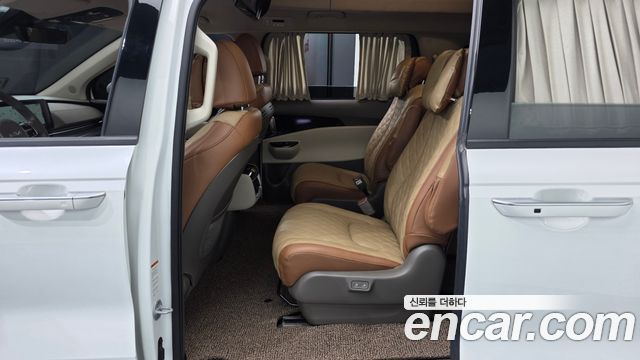 Kia Canival 2023 — photo 18