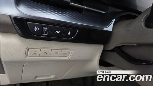 Kia Canival 2023 — photo 22
