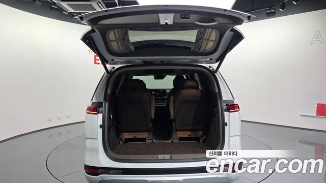 Kia Canival 2023 — photo 26