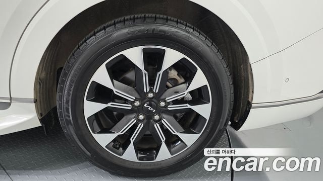 Kia Canival 2023 — photo 7