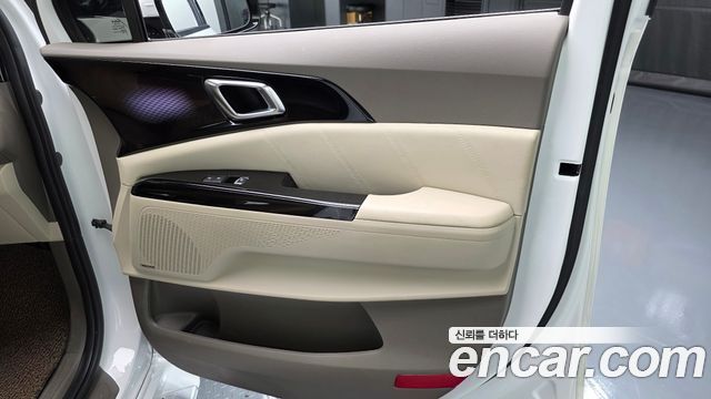 Kia Canival 2023 — photo 14