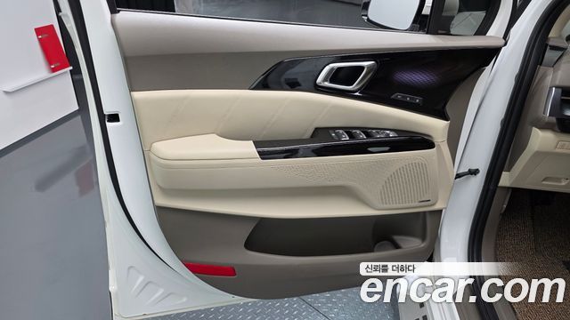 Kia Canival 2023 — photo 15