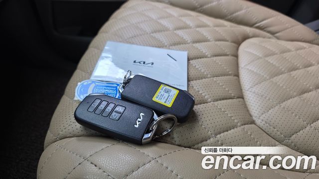 Kia Canival 2023 — photo 30
