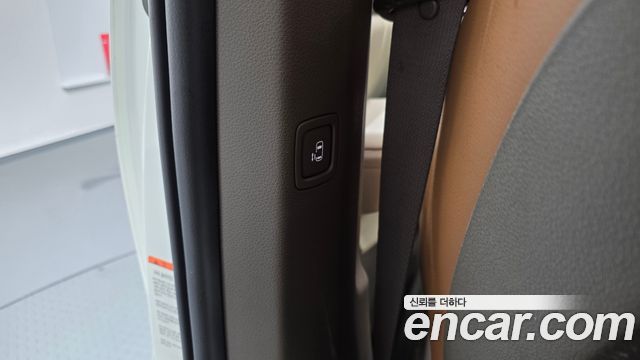 Kia Canival 2023 — photo 32