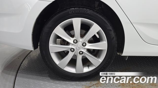 Hyundai Accent 2012 — photo 5