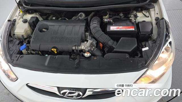 Hyundai Accent 2012 — photo 6