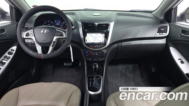 Hyundai Accent 2012 — photo 10