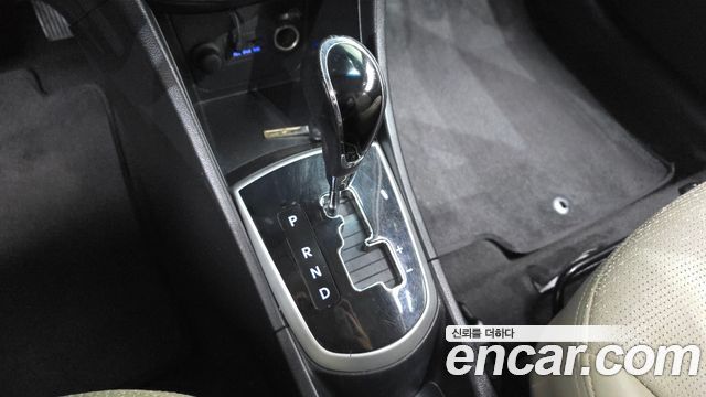 Hyundai Accent 2012 — photo 12