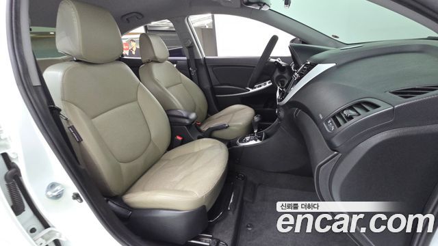 Hyundai Accent 2012 — photo 17