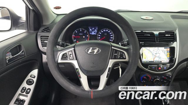 Hyundai Accent 2012 — photo 19