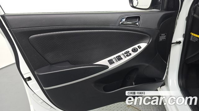 Hyundai Accent 2012 — photo 14
