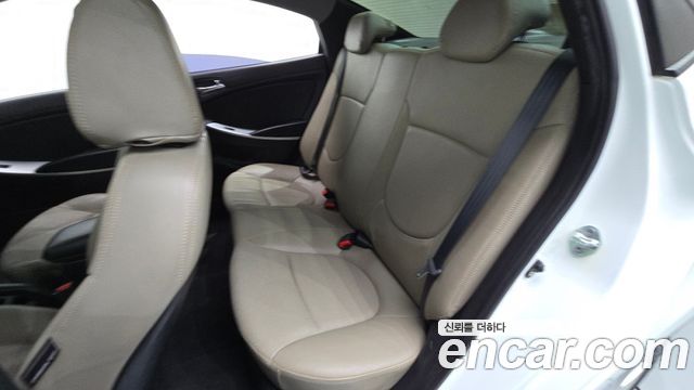Hyundai Accent 2012 — photo 29