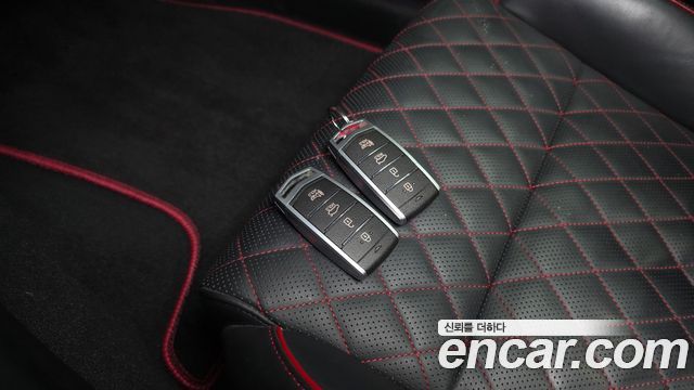 Genesis G70 2018 — photo 30