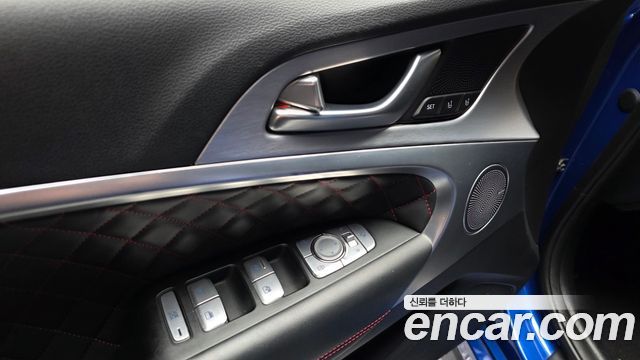 Genesis G70 2018 — photo 31