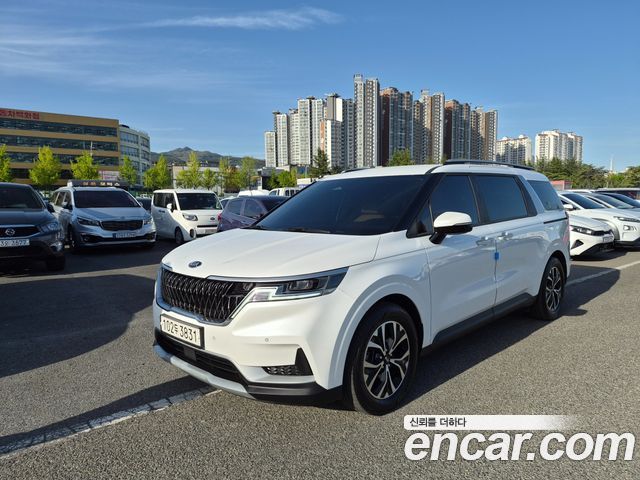 Kia Canival 2021 — photo 2
