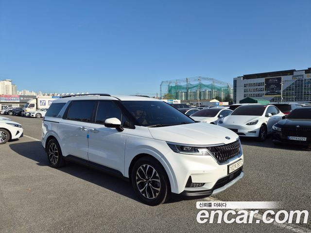 Kia Canival 2021 — photo 4