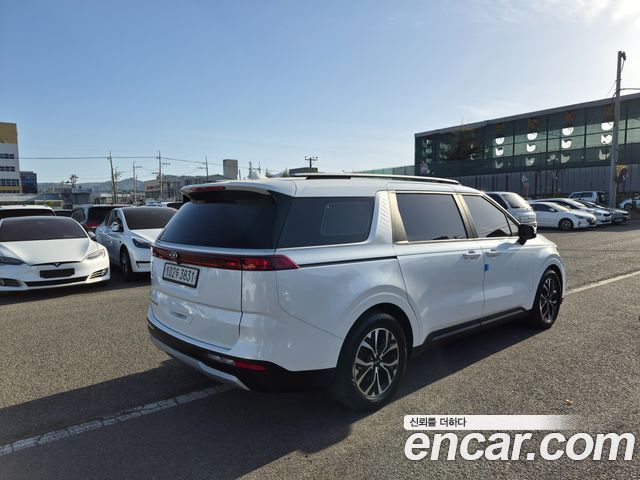Kia Canival 2021 — photo 6