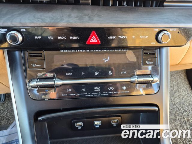 Kia Canival 2021 — photo 13