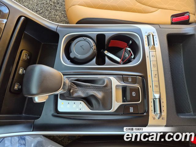 Kia Canival 2021 — photo 14