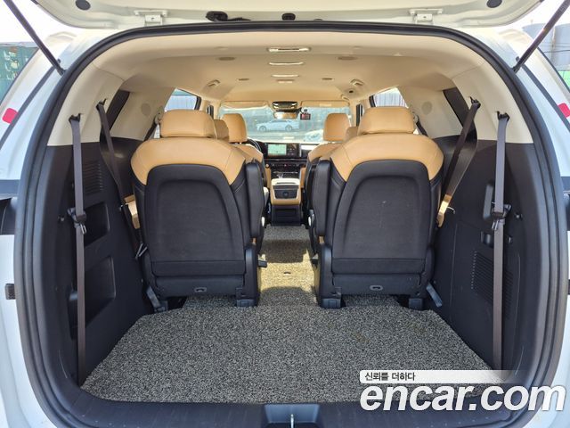 Kia Canival 2021 — photo 18