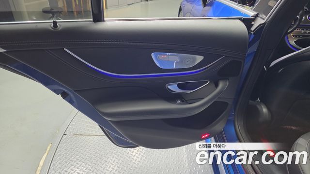 Mercedes-Benz CLS-Class 2022 — photo 15